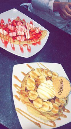 Shakes 'N' Cakes