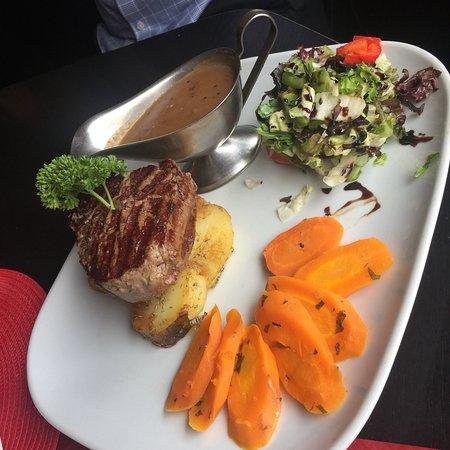 Minstrels Wine Bar and Restaurant
